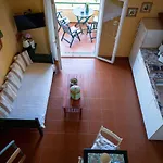 Apartment The Yellow