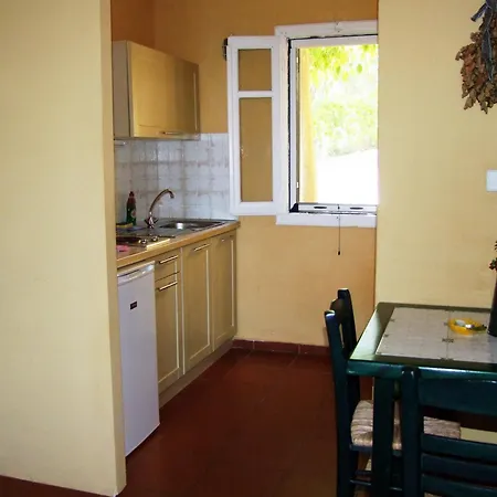 The Yellow Apartment Agios Nikolaos (Chalkidiki)