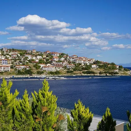 The Yellow Apartment Agios Nikolaos (Chalkidiki)