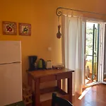 The Yellow Ágios Nikólaos