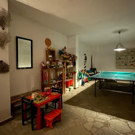 The Yellow Appartement *